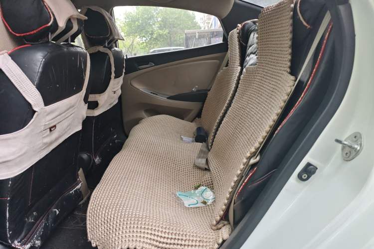 Used Hyundai Verna (older generation) 2014 1.4L Automatic Smart GLS Left Rear Seat