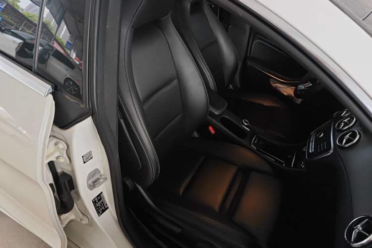 Used Mercedes-Benz CLA 2017 Refreshed CLA 200 Sport Edition Right Front Seat