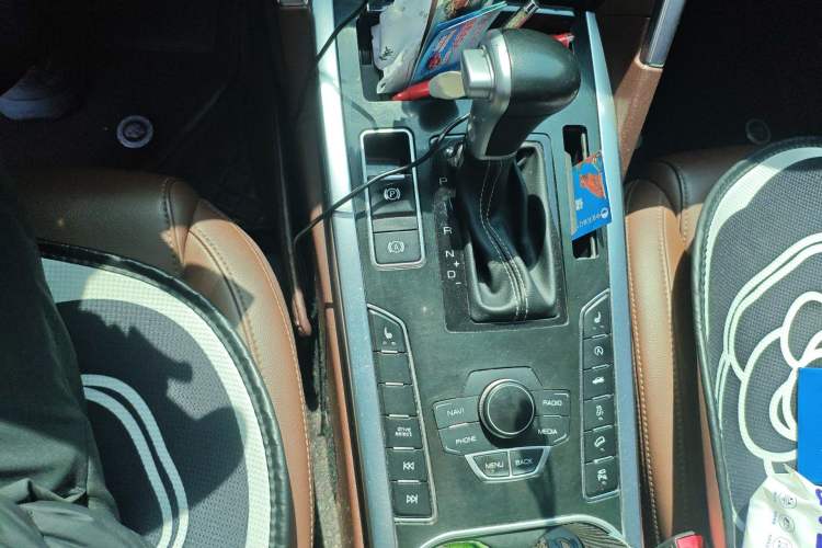 Used Haval H7 2018 Blue-Label H7 2.0T Automatic Enjoyment Model Gear Lever