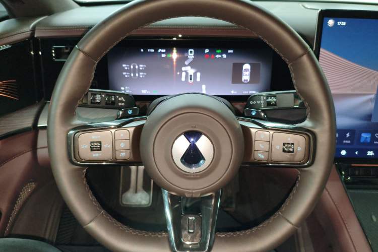 Used Denza Z9GT 2024 1100 Four-Wheel Drive Ultra Version Steering Wheel