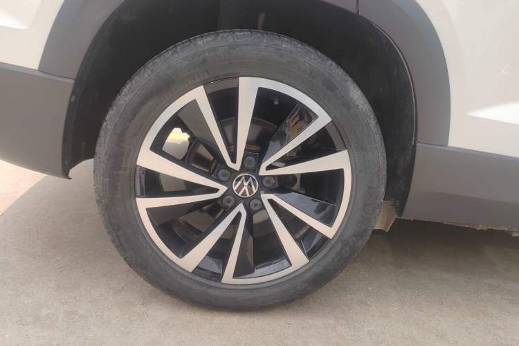 Used Volkswagen Tharu 2022 280TSI Two-Wheel-Drive Luxury Edition Right Rear Wheel Hub