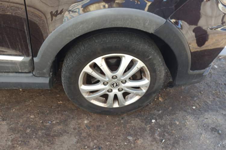 Used Dongfeng Fengon 370 2016 1.5L Manual Luxury Version SFG15-05 7 Seats