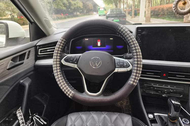 Used Volkswagen Sagitar 2023 280TSI DSG Excellence Plus Edition Steering Wheel