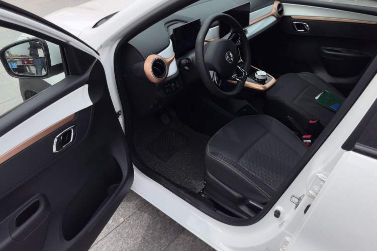 Used Dongfeng NAMMI BOX 2022 Chasing Wind Edition 351KM Standard Model