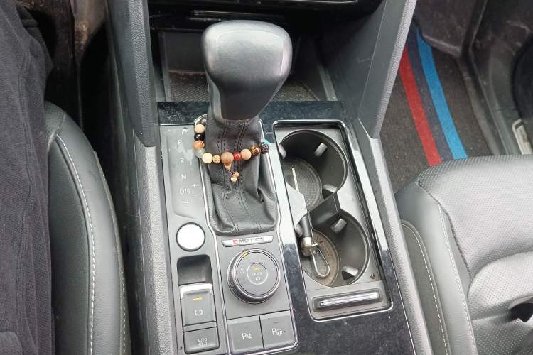 Used Volkswagen Teramont 2020 Revised Version 380TSI Four-Wheel Drive Luxury Edition Gear Lever