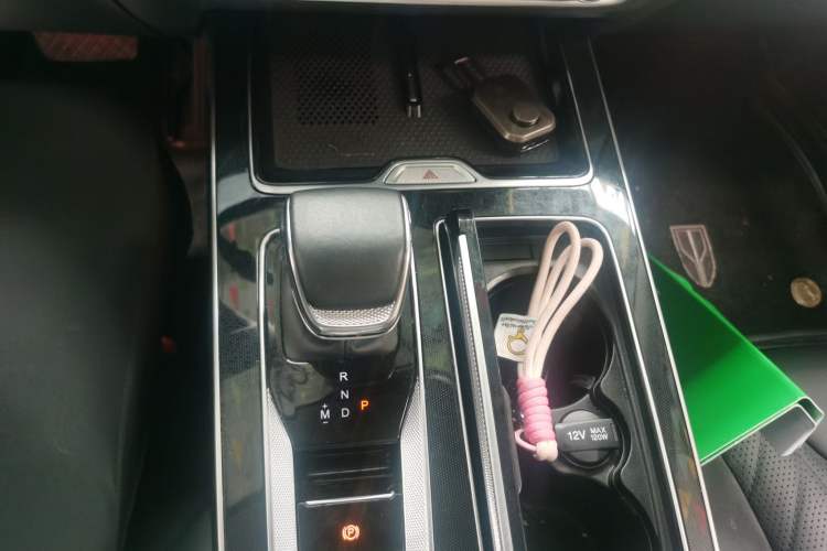 Used Hongqi HS5 2023 2.0T Qixiang Pro Edition Gear Lever