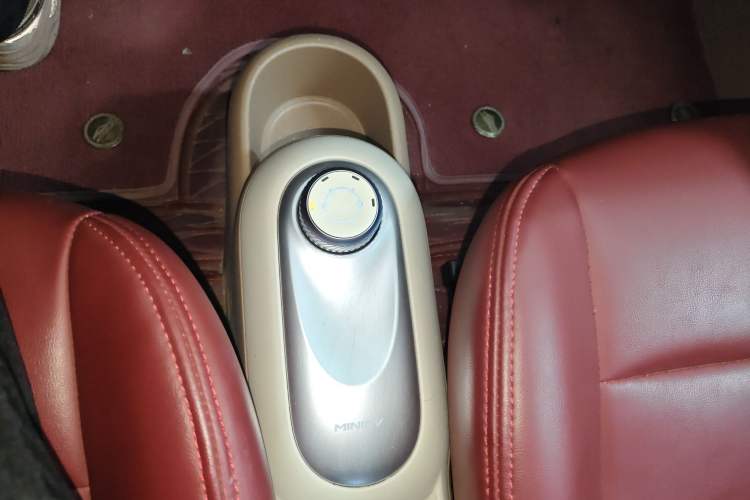 Used Wuling Hongguang MINIEV 2025 Four-Door Version Zhenxiang+ Edition Gear Lever