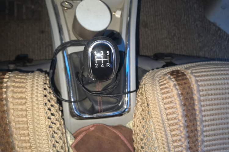 Used Jinbei New Hiace X30L 2018 1.5L Box Truck Business Edition DLCG14 Gear Lever