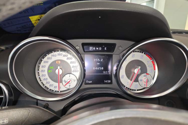 Used Mercedes-Benz SLK-Class 2011 SLK 200 Fashion Model
