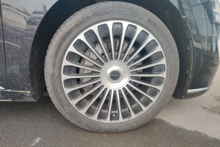 Used Hima Stelato S9 2025 Extended-Range Ultra Right Front Wheel Hub