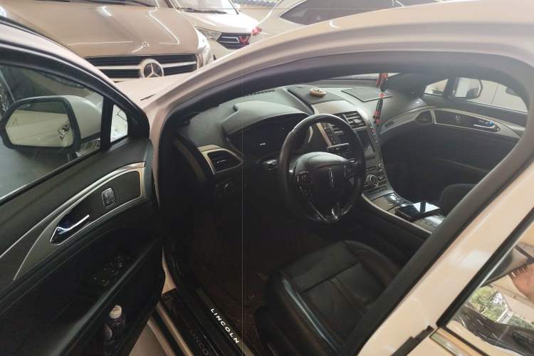 Used Lincoln MKZ 2020 2.0T MONO Limited Luxury Edition MONO WHITE Driver Seat