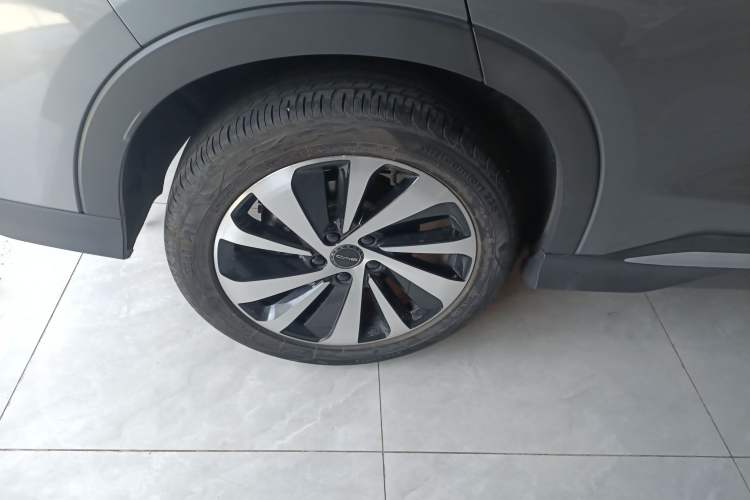 Used BYD Song PLUS New Energy 2024 HONOR Edition DM-i 110km Flagship Model Right Rear Wheel Hub