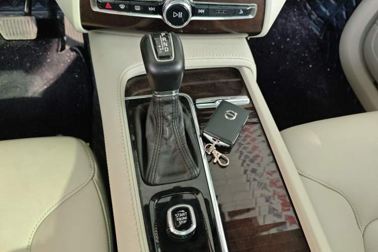 Used Volvo XC90 2018 T5 Zhiyi Edition 5-seater Gear Lever