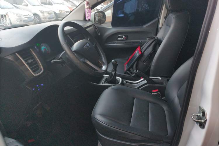 Used Jinbei Gold Hiace M Classic 2022 1.5L Engineering Lion Passenger Van 7 Seats