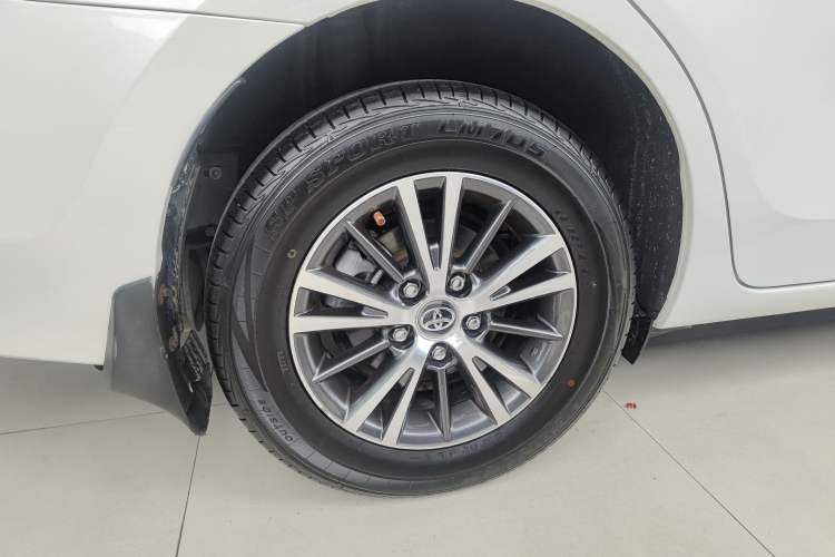 Used Toyota Levin 2016 Dual-Engine 1.8H GS E-CVT Elite Model with Sunroof Right Rear Wheel Hub