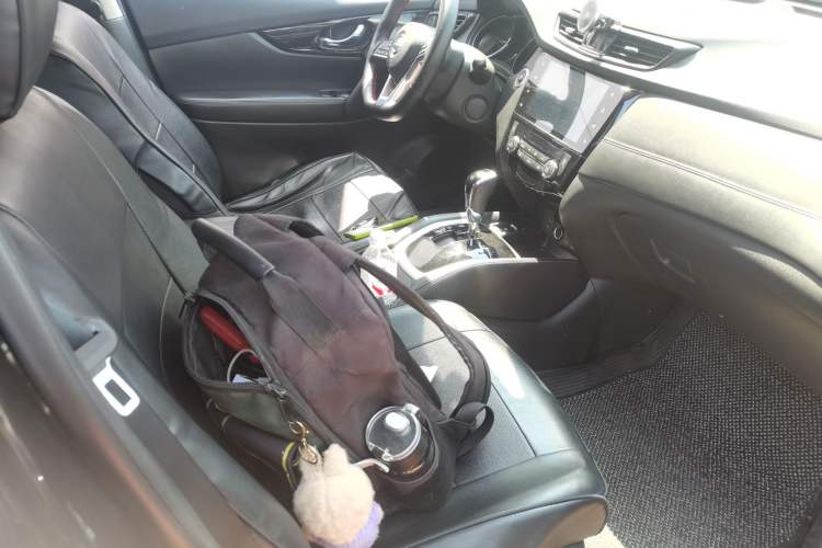 Used Nissan X-Trail 2019 2.0L CVT Smart Connect Comfort Edition 2WD Right Front Seat