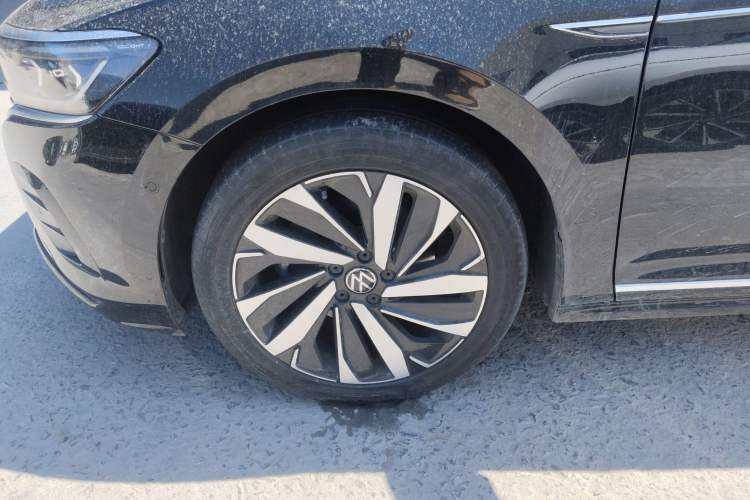 Used Volkswagen Passat 2024 380TSI Dragon Glory Edition
