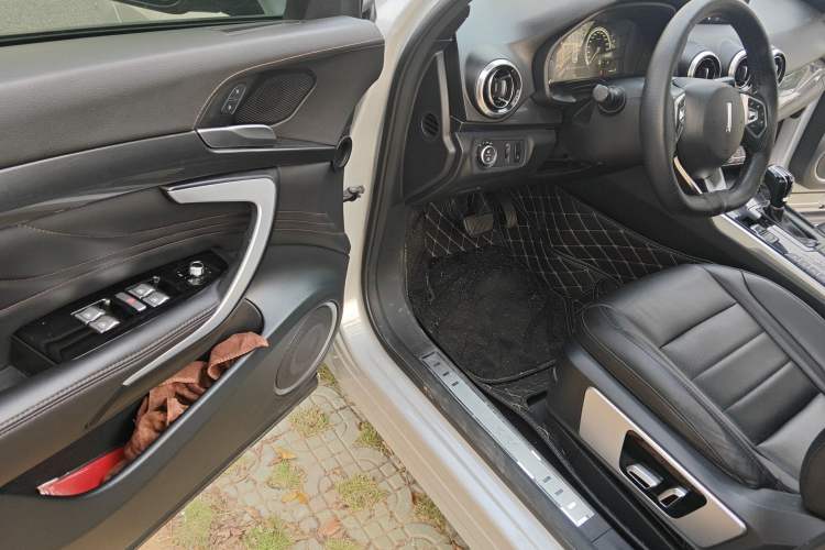 Used Wey VV7 2017 2.0T Ultra-Luxury Version Driver Seat