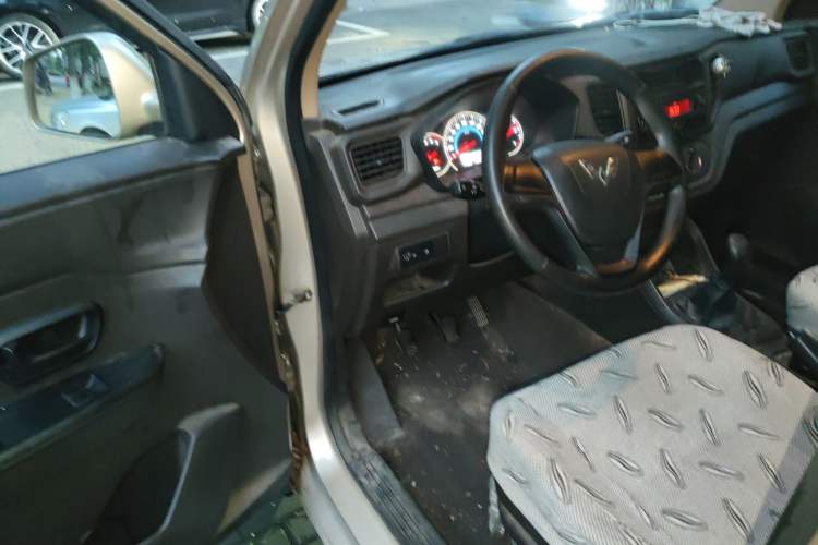 Used Wuling Hongguang V 2019 1.5L Enjoyment Version L2B