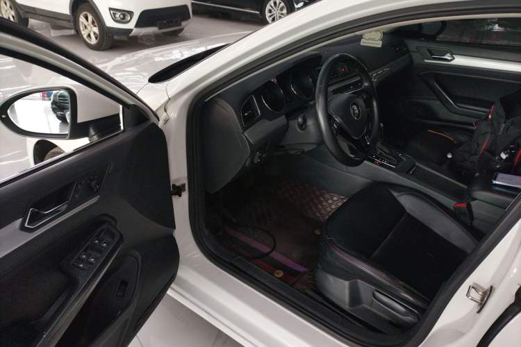 Used Volkswagen Lamando 2018 230TSI DSG Fashion Edition Driver Seat