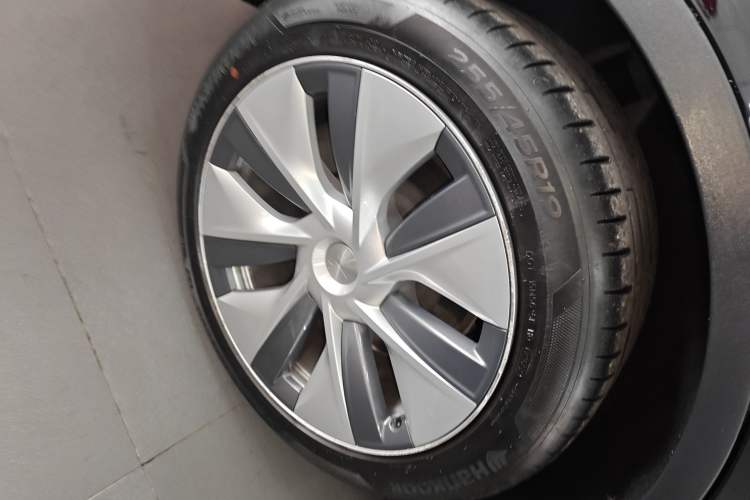 Used Tesla Model Y 2022 Rear-Wheel-Drive Version