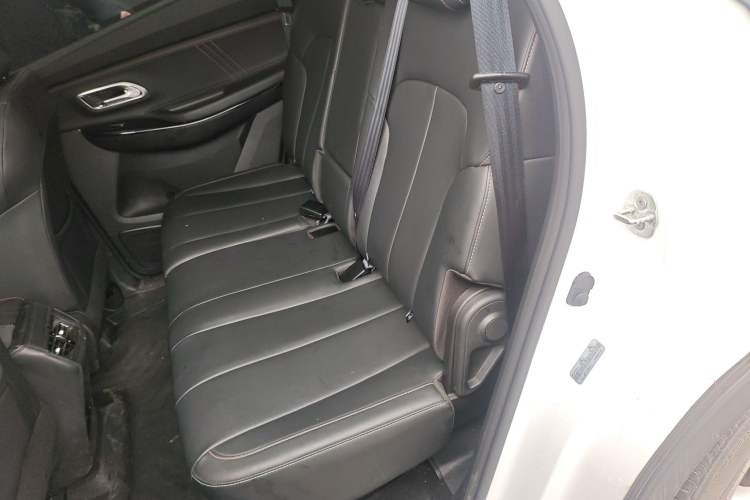 Used CHANGAN OSHAN X7 PLUS 2022 1.5T Blue Whale Edition Automatic Luxury 7-Seater Left Rear Seat