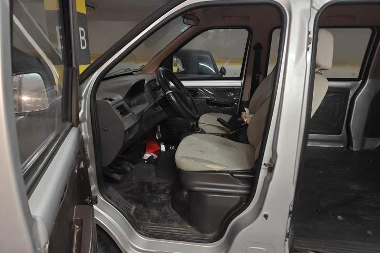 Used Wuling Rongguang 2015 1.2L S Base Model CNG
