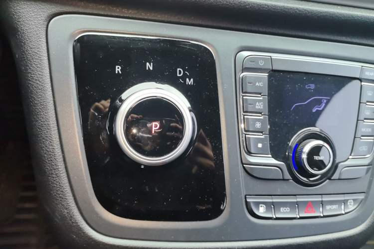 Used SAIC MAXUS G10 2022 2.0T Automatic Smart Enjoyment Version Gasoline 7 Seats