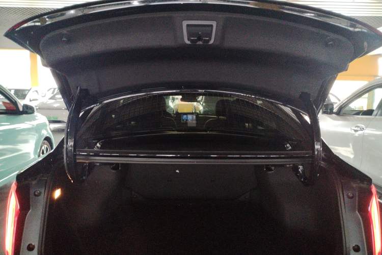 Used Hongqi E-QM5 2021 Online Booking Charging Basic Edition 5 Seats