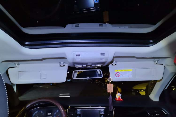 Used Volkswagen T-ROC 2018 280TSI DSG Two-Wheel-Drive Comfort Version China V Standard Headliner