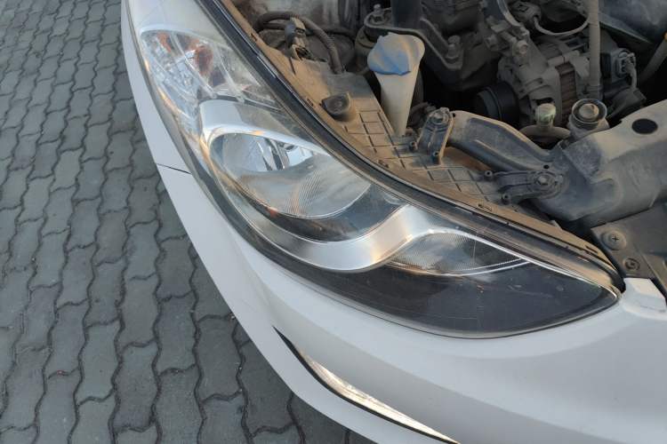 Used Hyundai Elantra (5th Generation / Langdong) 2015 1.6L Manual Leading Model Right Front Headlight