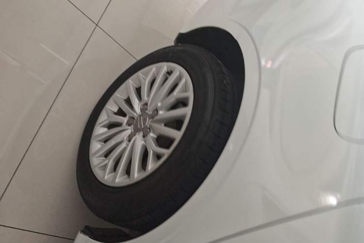 Ojetý Audi A3 2015 Limousine 35 TFSI Millionth Anniversary Intelligent Leading Model