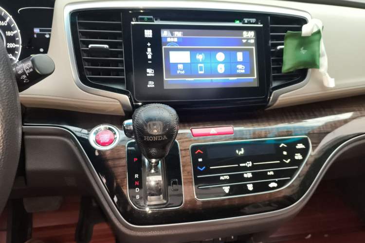 Used Honda Odyssey 2015 Revised 2.4L Luxury Edition
