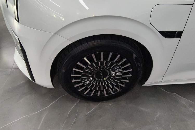 Used Zeekr 009 2022 WE Edition Left Front Wheel Hub