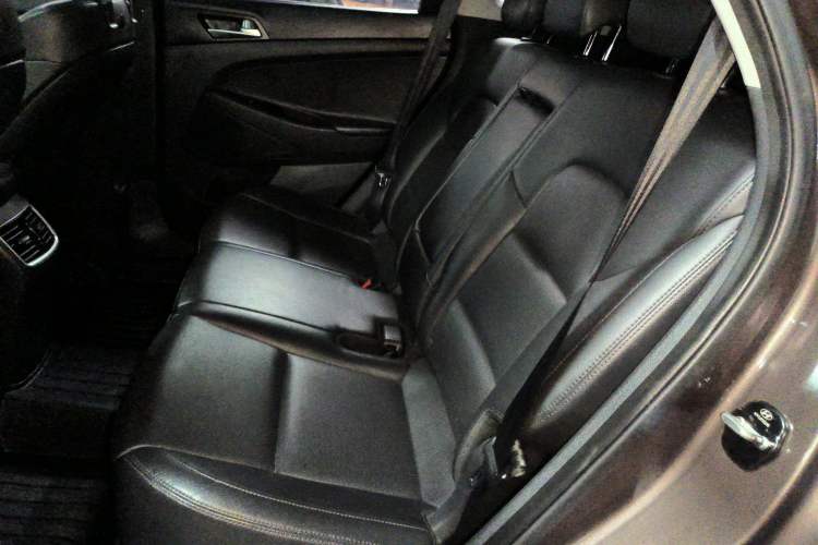 Used Hyundai Tucson 2015 1.6T Dual-Clutch Two-Wheel-Drive Smart Model
