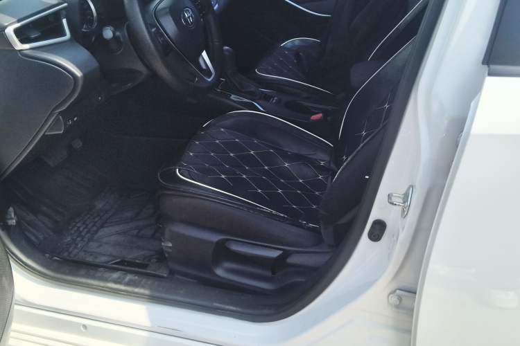 Used Toyota Corolla 2022 Dual-Motor 1.8L E-CVT Pioneer Edition Left Front Seat