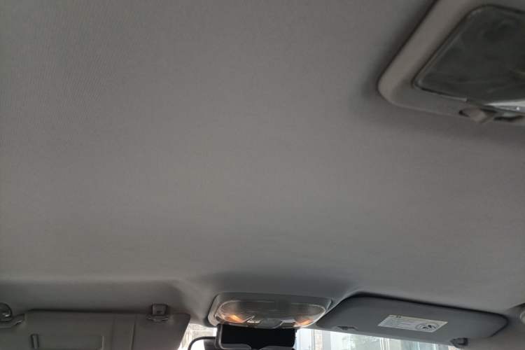 Used Haval H5 Classic 2011 Zhizun Edition 2.0L Two-Wheel Drive Luxury Model Headliner