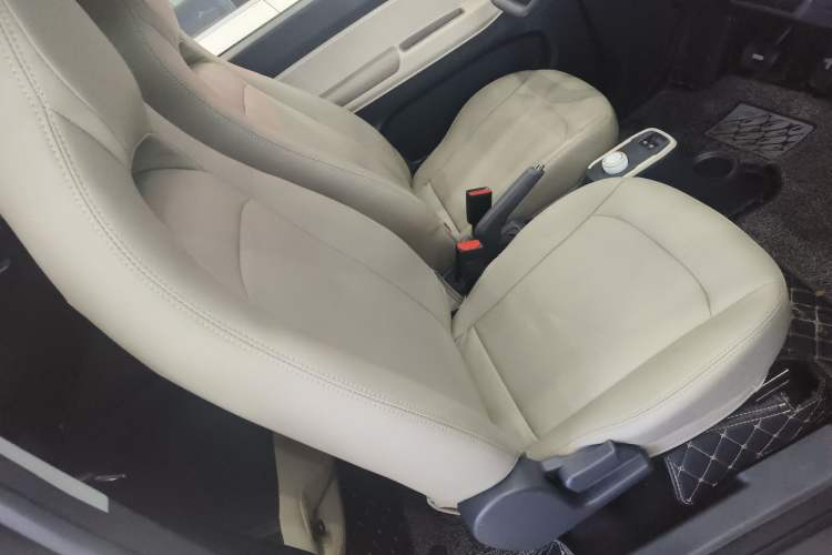 Used Chery QQ Ice Cream 2023 170km Milkshake – Lithium Iron Phosphate Right Front Seat