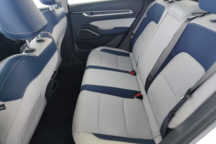 Used Geely Auto Emgrand 2022 4th Generation 1.5L CVT Flagship Model
