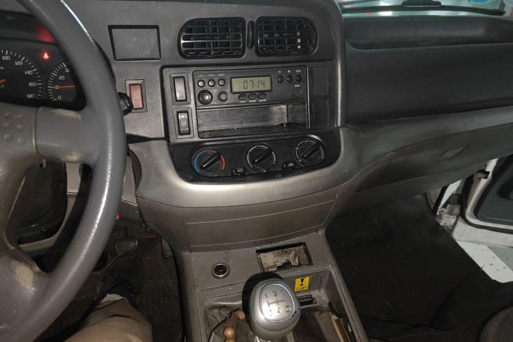 Used Jinbei Hiace 2011 2.0L 5th Generation Kuaiyunwang Comfort Type K 4G19