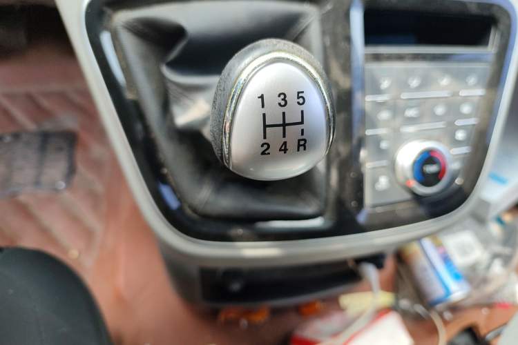 Used JAC Refine M4 2016 2.0L Manual Luxury Version Gear Lever