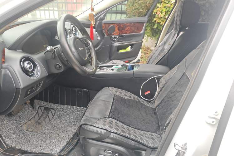 Used Jaguar XJ 2014 XJL 3.0 SC Two-Wheel-Drive Panoramic Business Edition