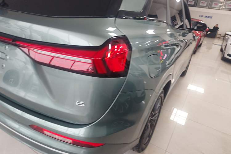 Used Landian E5 2024 Honor Edition 100KM Comfort Model 7 Seats Right Rear Taillight