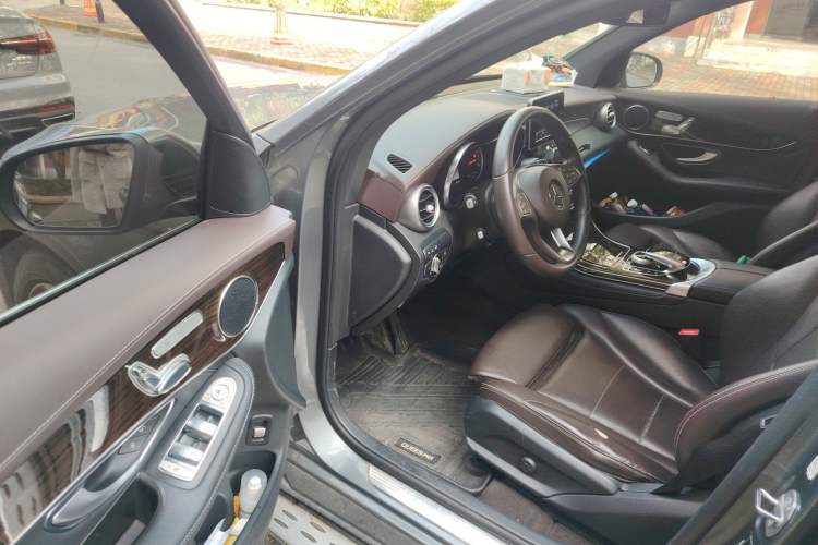 Used Mercedes-Benz GLC 2017 GLC 260 4MATIC Luxury Model
