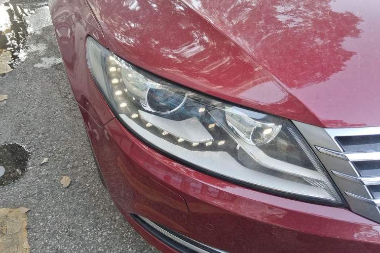 Used Volkswagen FAW-Volkswagen CC 2013 1.8TSI Prestige Model Right Front Headlight