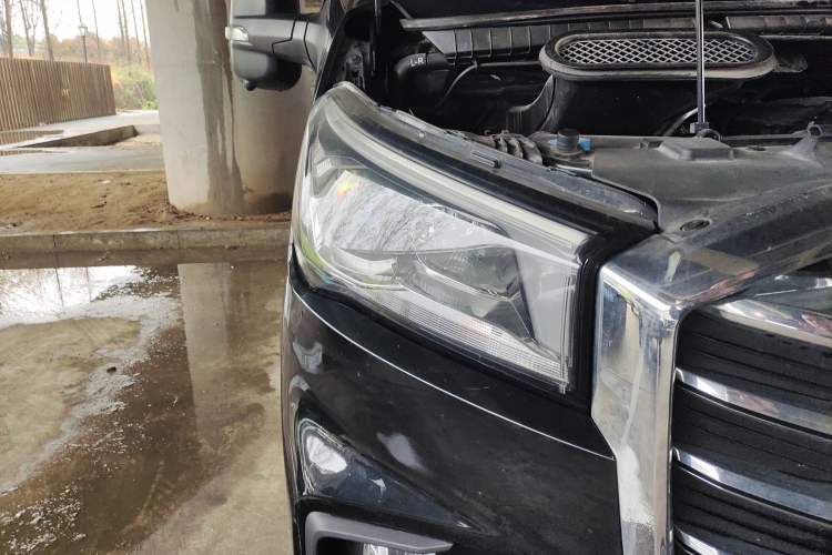 Used SAIC MAXUS Xintu V90 2022 2.0T Automatic Zhiyun King Rear-Drive Long Wheelbase High-Roof Design with Single Rear Tire—6/7 Seater