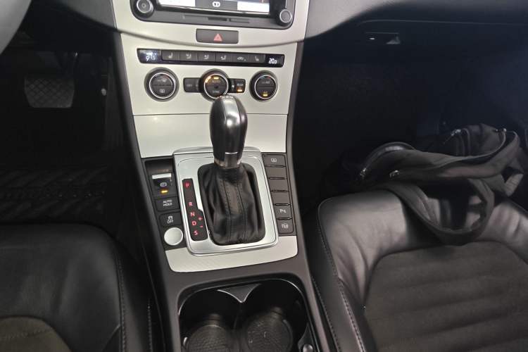 Used Volkswagen Magotan 2013 2.0 TSI Prestige Model
