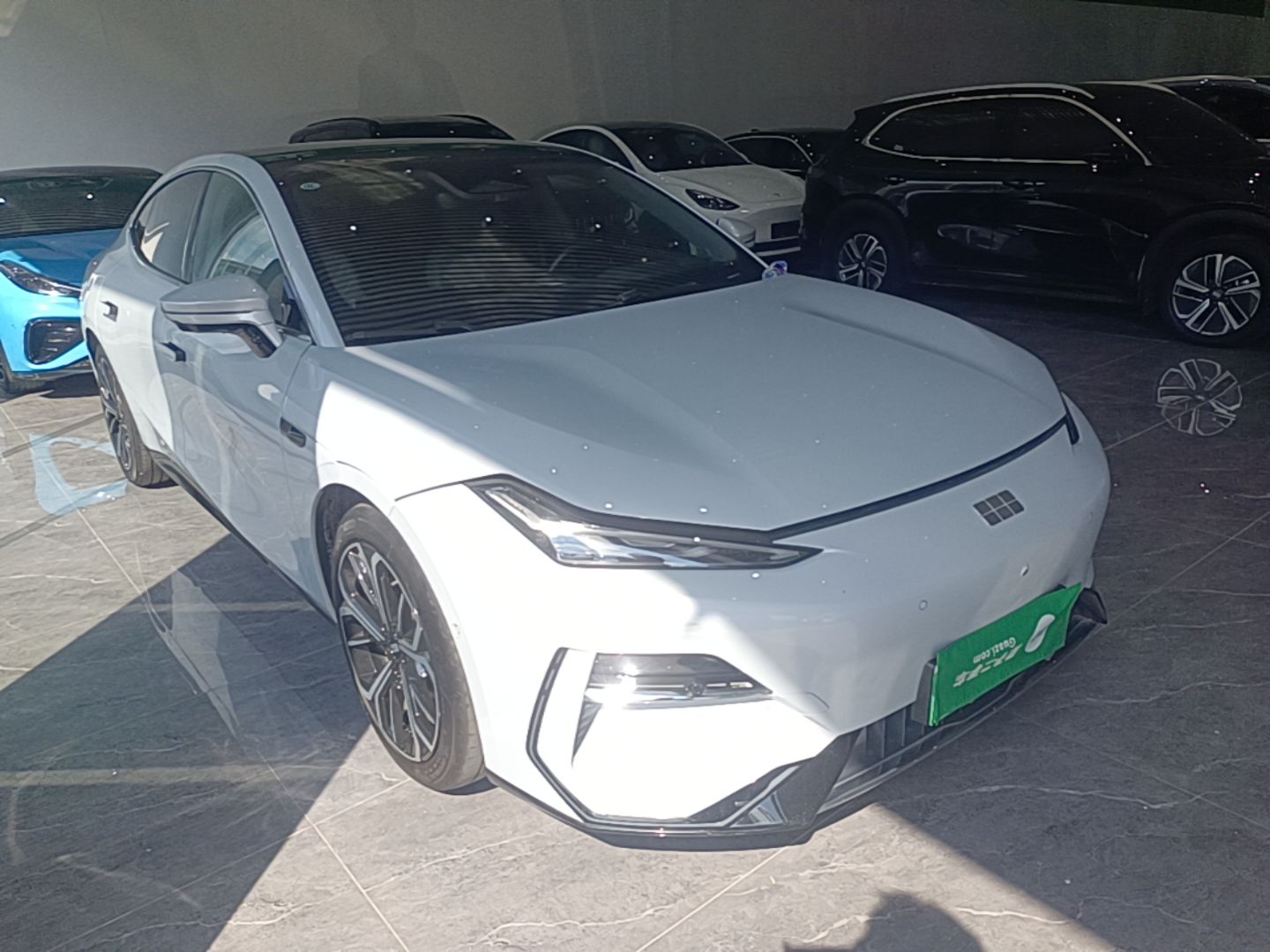 Geely Galaxy E8 2025 700 km Long-Range Intelligent Driving Version — снимка 3