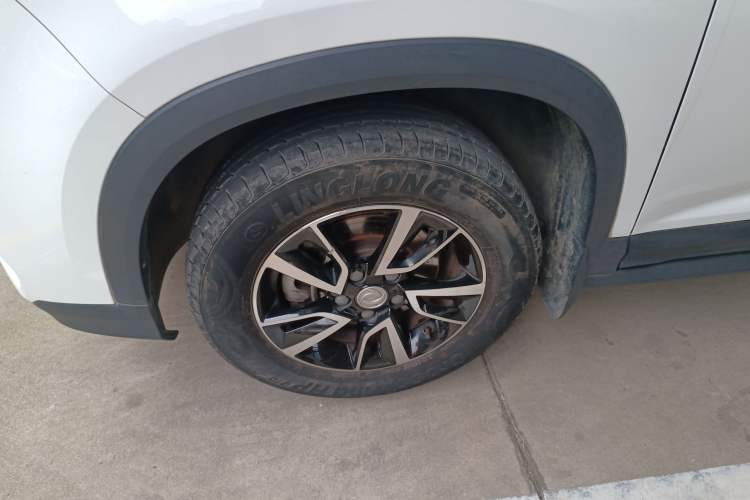 Used FORTHING T5 2021 1.5T Automatic Comfort Version Left Front Wheel Hub