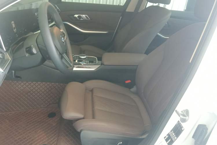 Used BMW i3 2024 eDrive 35 L Left Front Seat